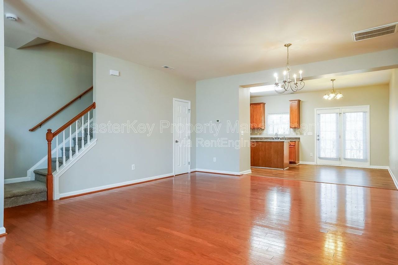 506 Bayou Ct - Photo 3 of 28