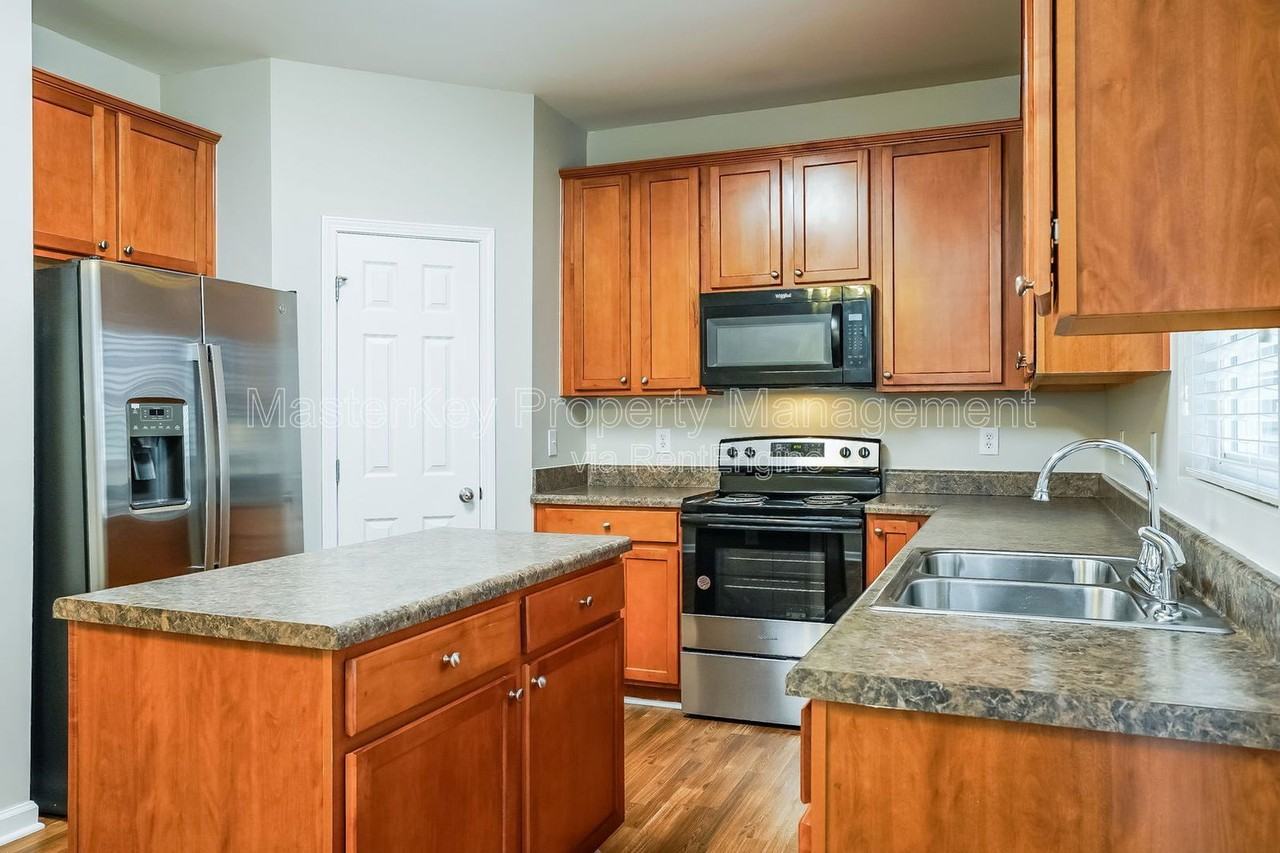 506 Bayou Ct - Photo 5 of 28