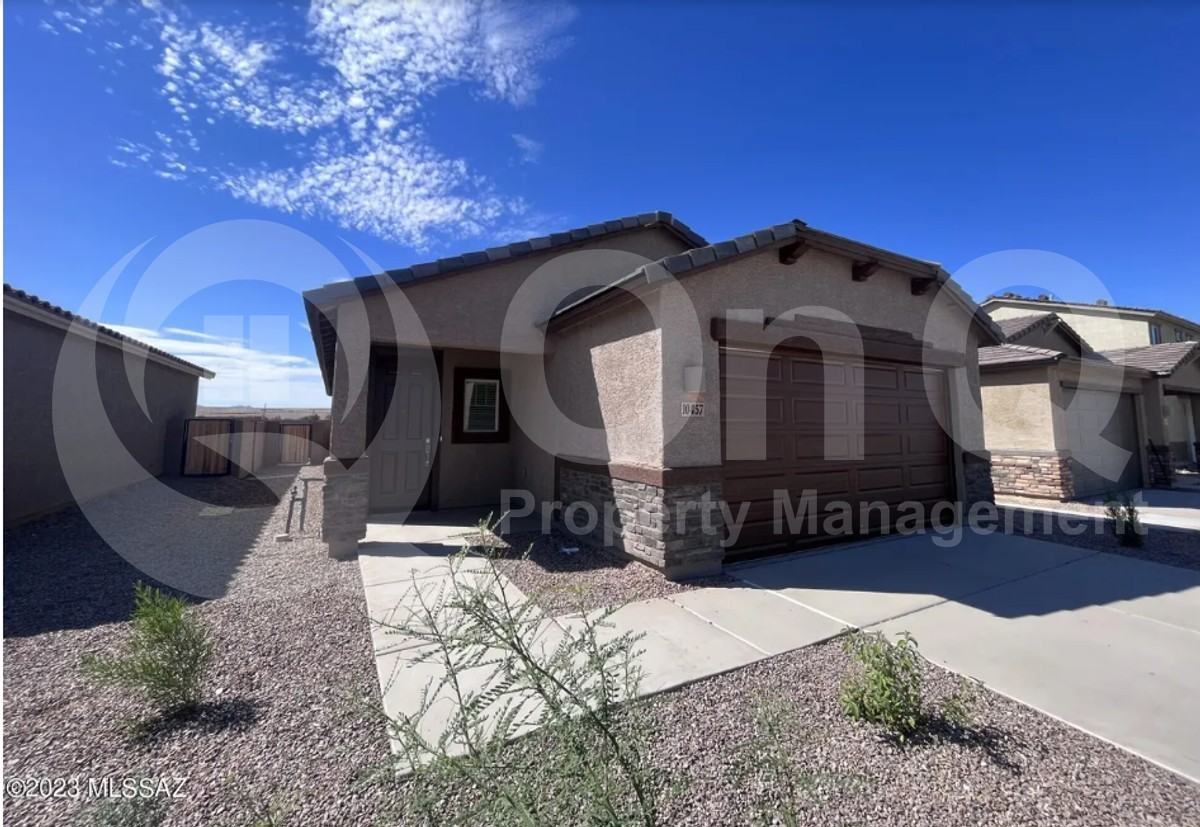 10457 W Vandever Dr - Photo 2 of 22