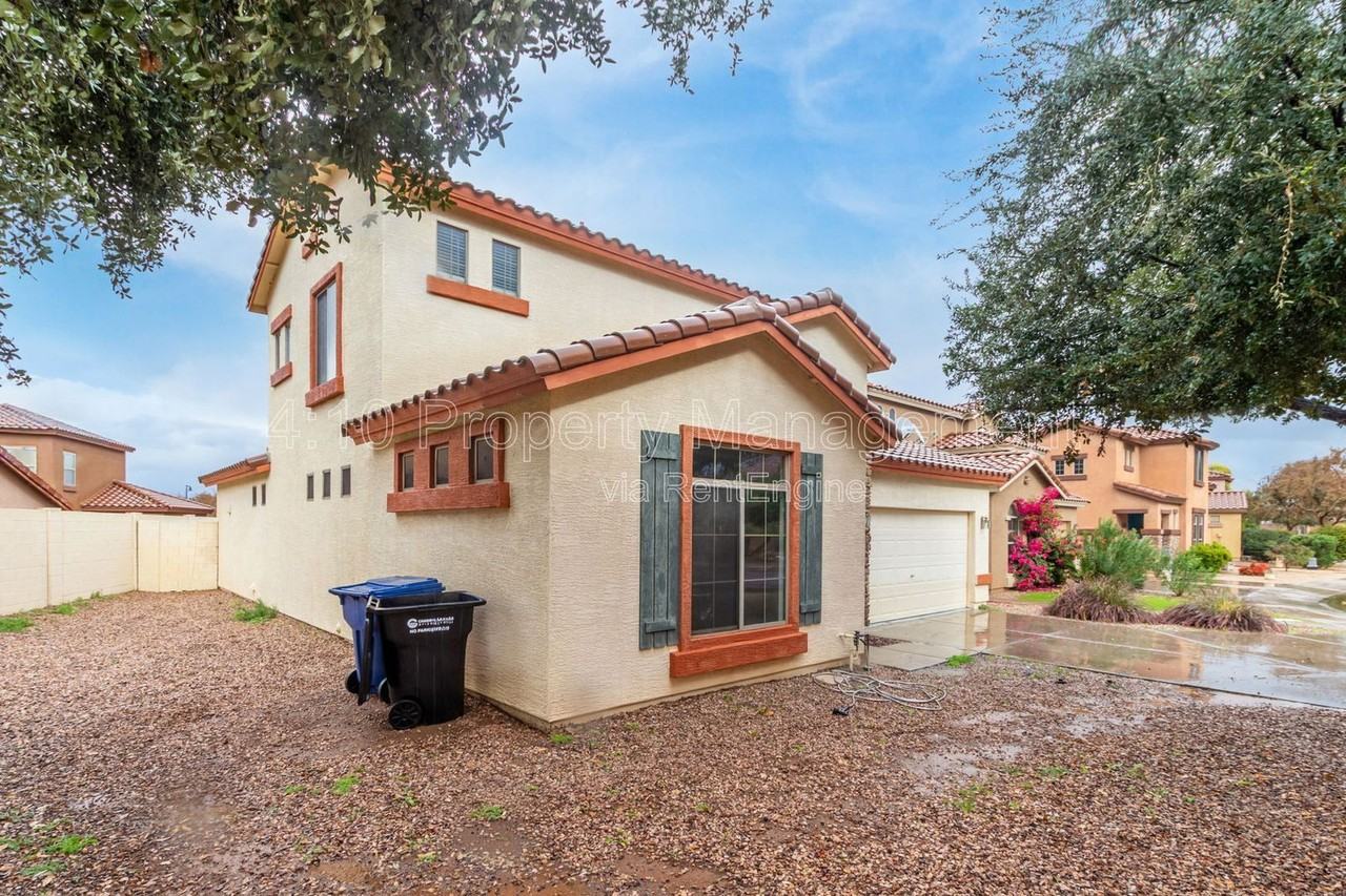 2644 E Chester Dr - Photo 4 of 36