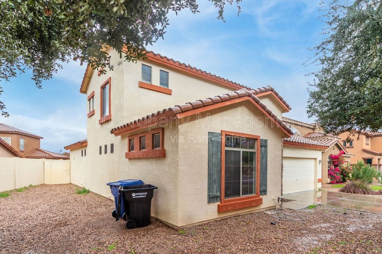 2644 E Chester Dr - Photo 5 of 36