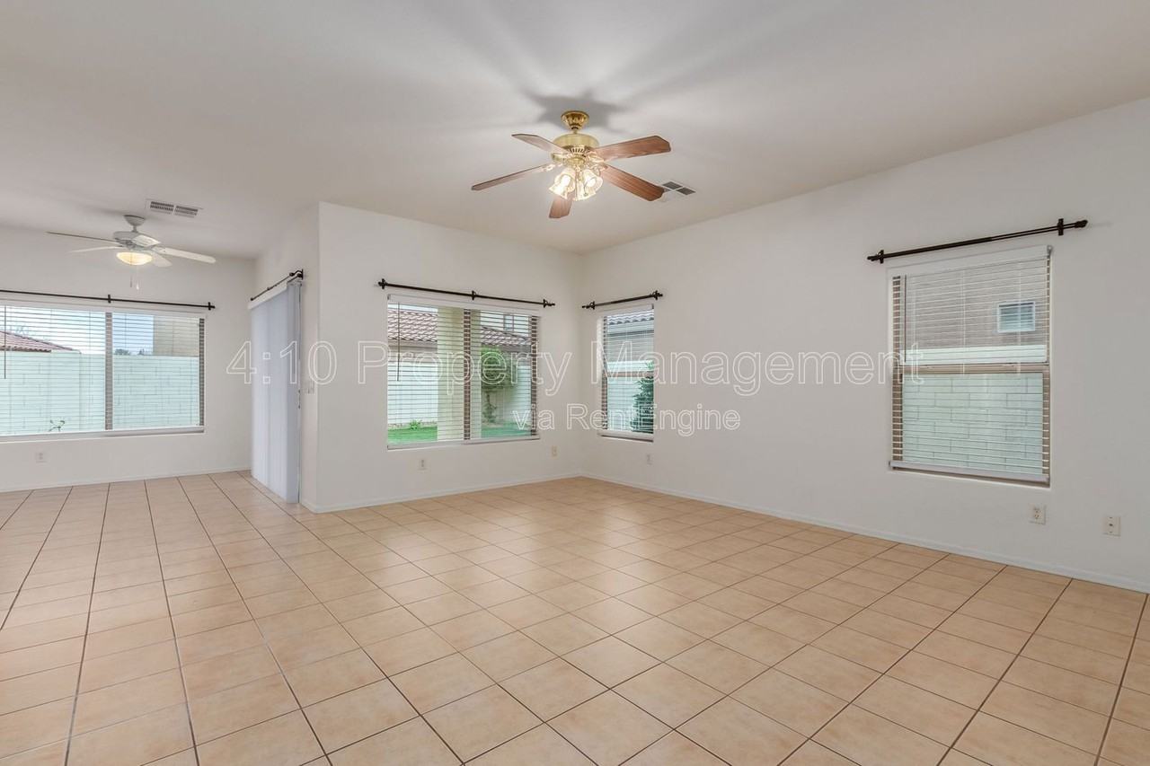 2644 E Chester Dr - Photo 7 of 36