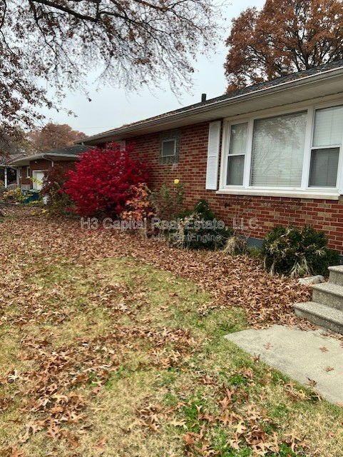 2565 Boyle Ave - Photo 2 of 11