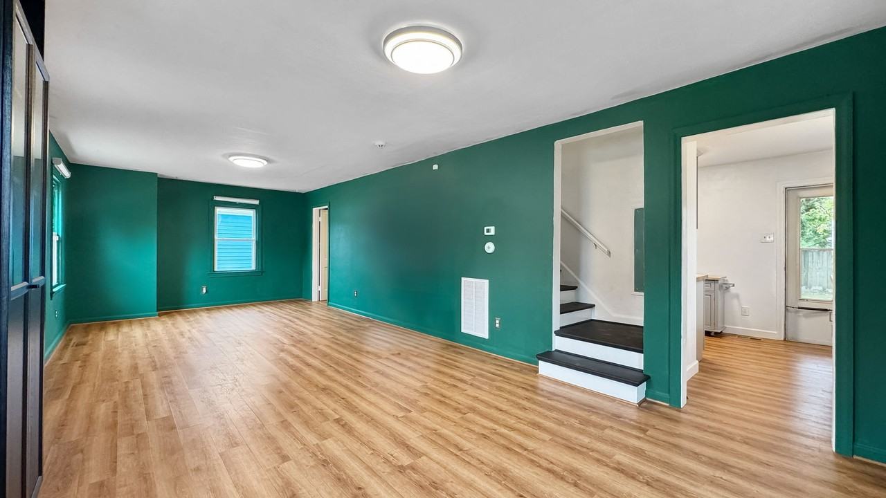 607 Lee St - Photo 6 of 16