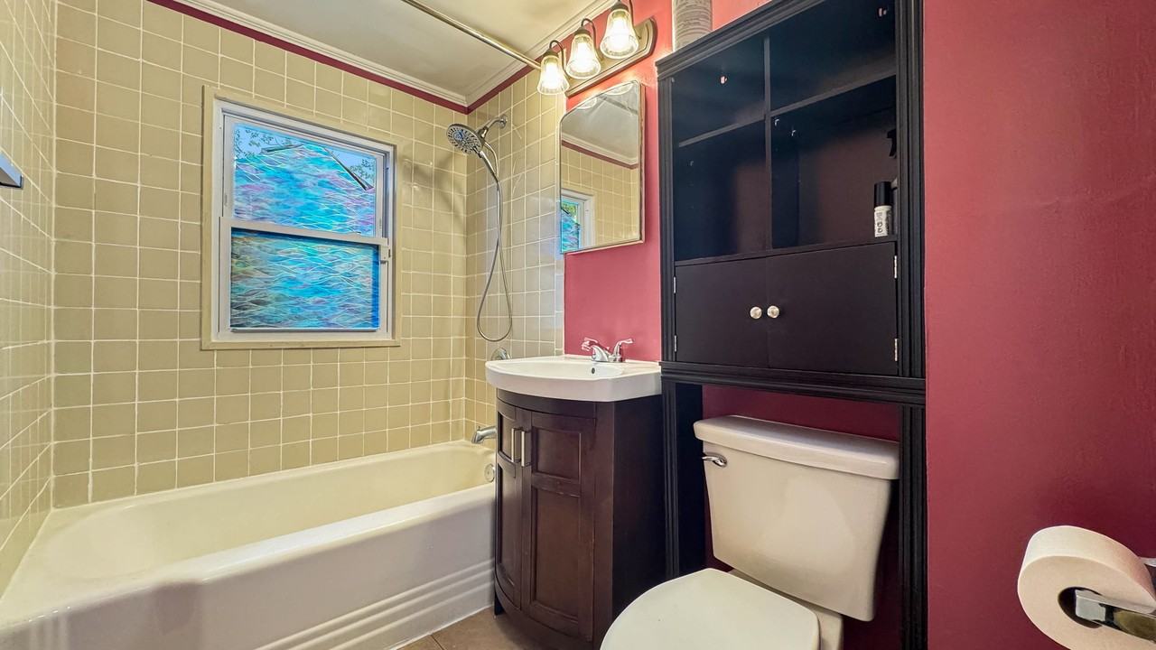 607 Lee St - Photo 3 of 16