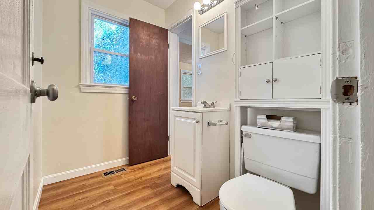 607 Lee St - Photo 7 of 16