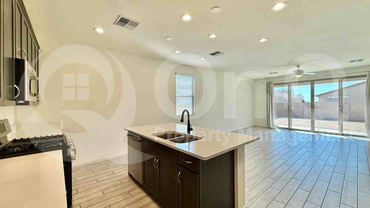 337 E Hawaii Dr - Photo 7 of 24