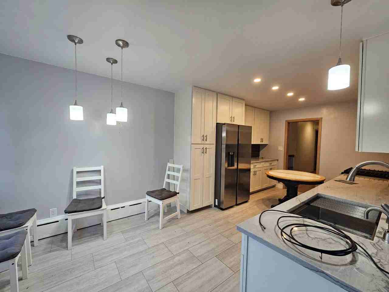 2025 Lee St - Photo 6 of 28