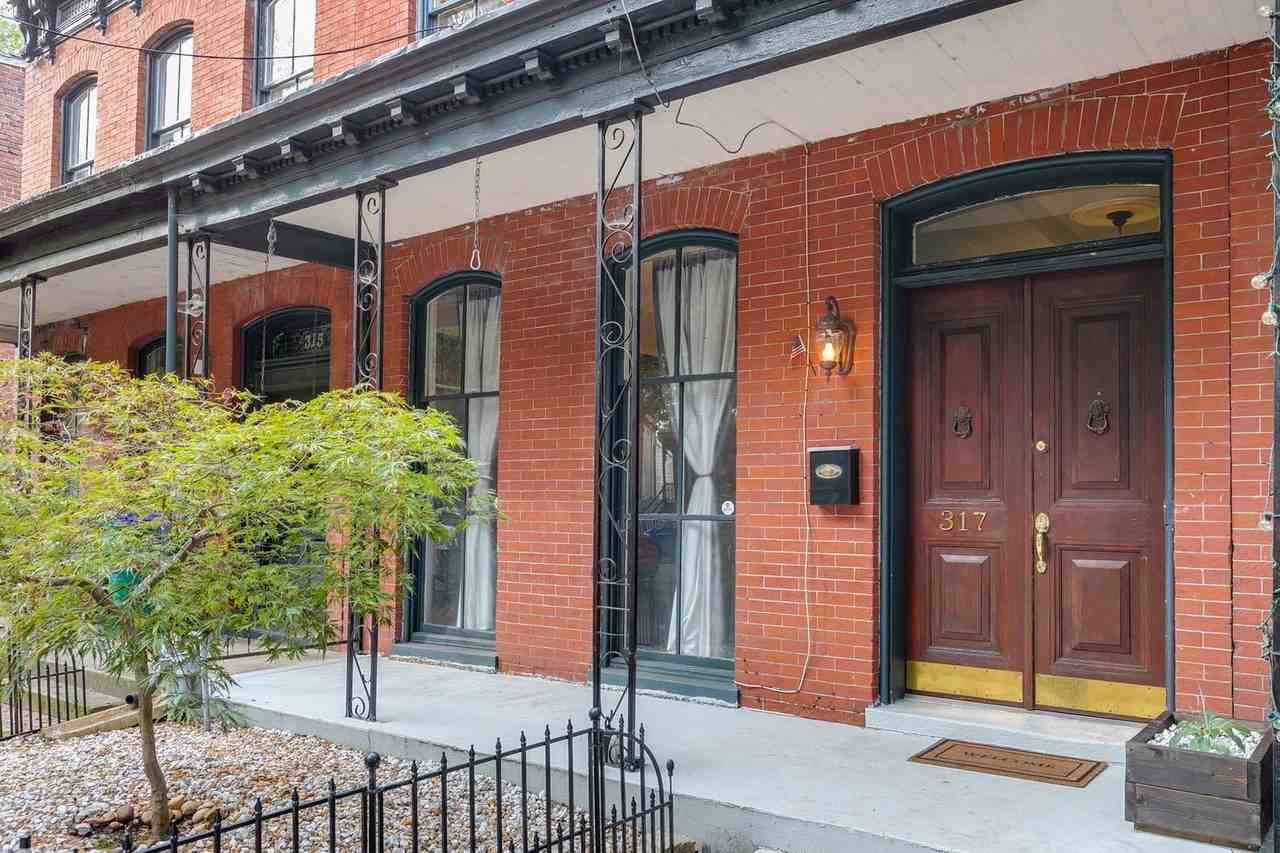 317 W Marshall St - Photo 3 of 35