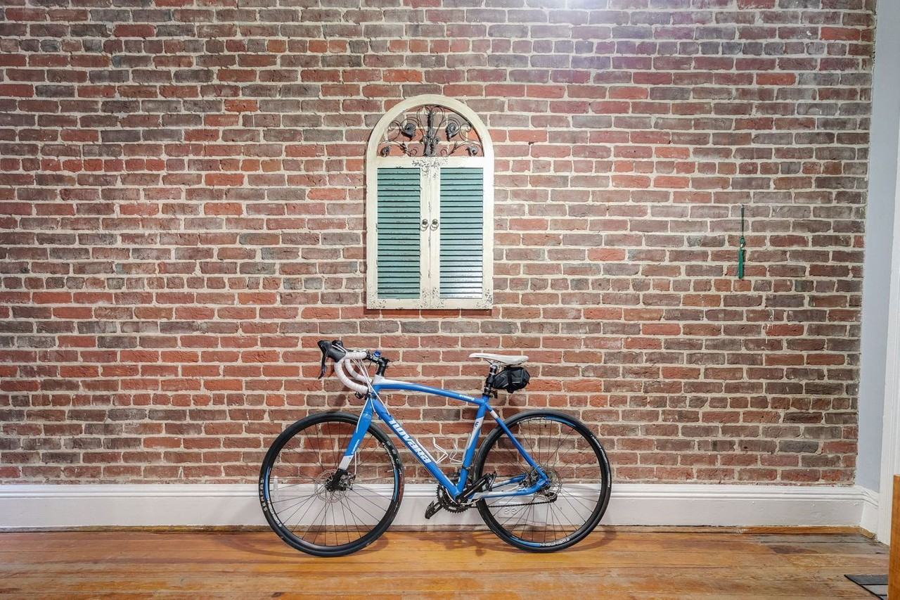 317 W Marshall St - Photo 6 of 35