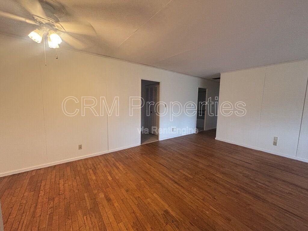 202 Lody Ln - Photo 3 of 40