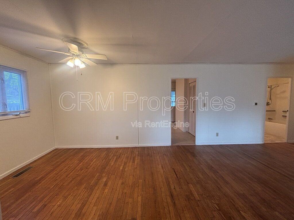 202 Lody Ln - Photo 5 of 40