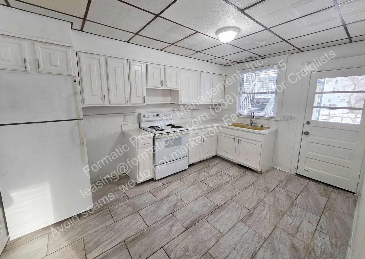 168 W River St #1 - Photo 3 of 9