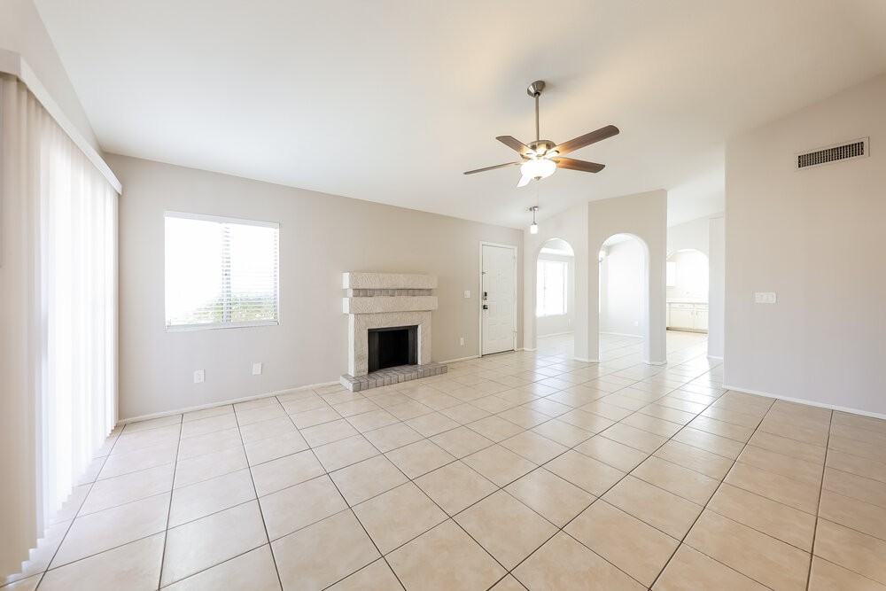 7056 W Eva St - Photo 4 of 16