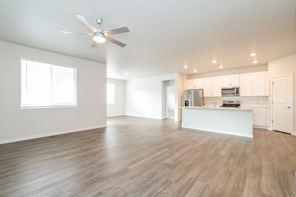 1464 Orchard St - Photo 5 of 17