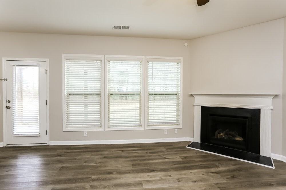 3232 Baylor Cir - Photo 6 of 18