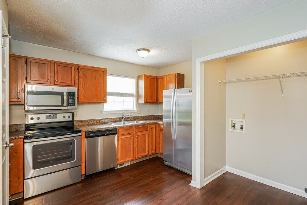 4020 Calumet Dr - Photo 6 of 16