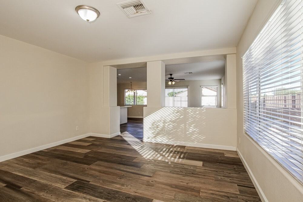 2902 W Irma Ln - Photo 3 of 16