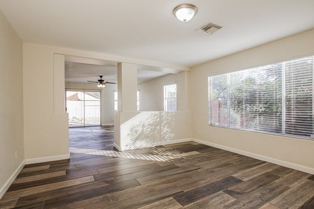 2902 W Irma Ln - Photo 4 of 16