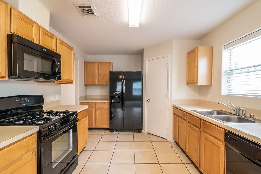 3826 Rowlock Vine Dr - Photo 5 of 17