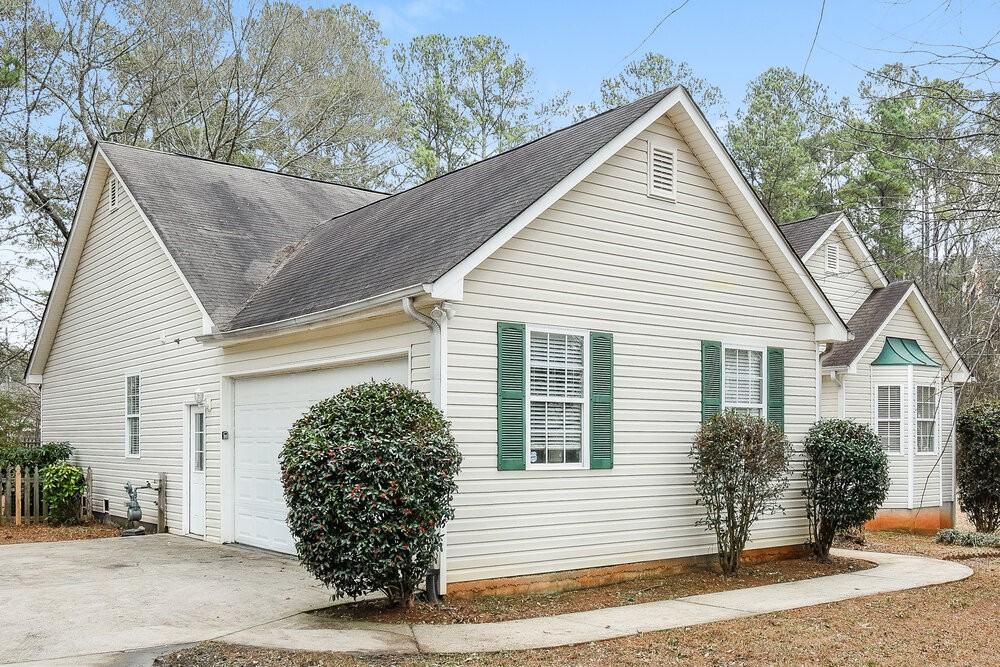 5191 Memorial Ln - Photo 3 of 16