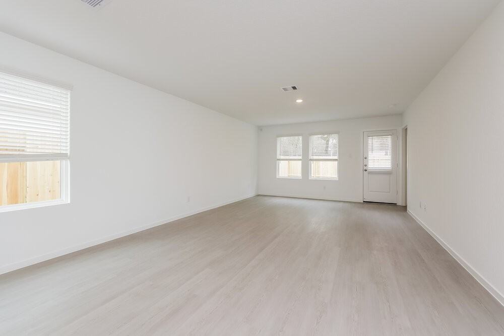 1527 Sunset Ridge Dr - Photo 4 of 16