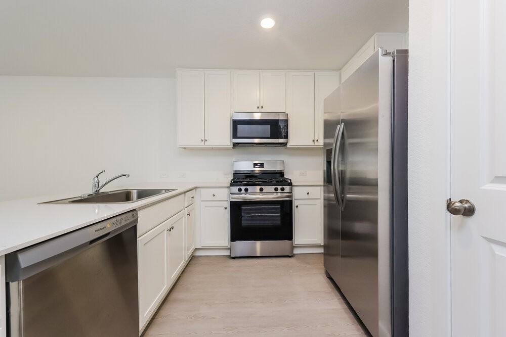 1527 Sunset Ridge Dr - Photo 6 of 16