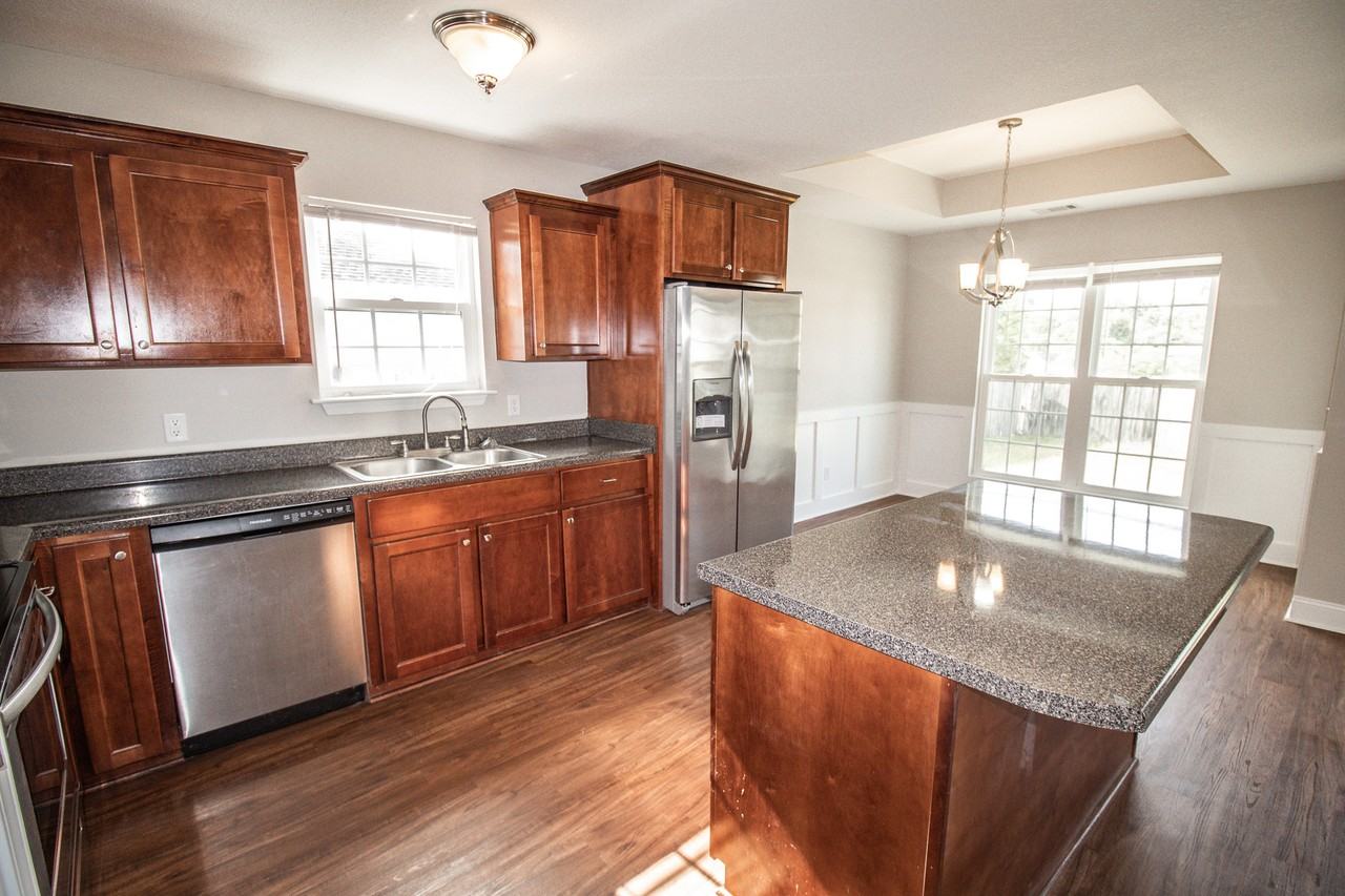 6006 Virginia Pine Ave - Photo 3 of 24