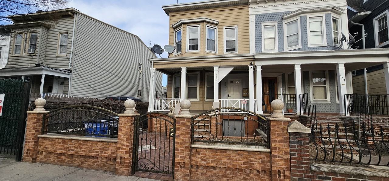 535 East 29th Street #1.1 - Photo 6 of 12