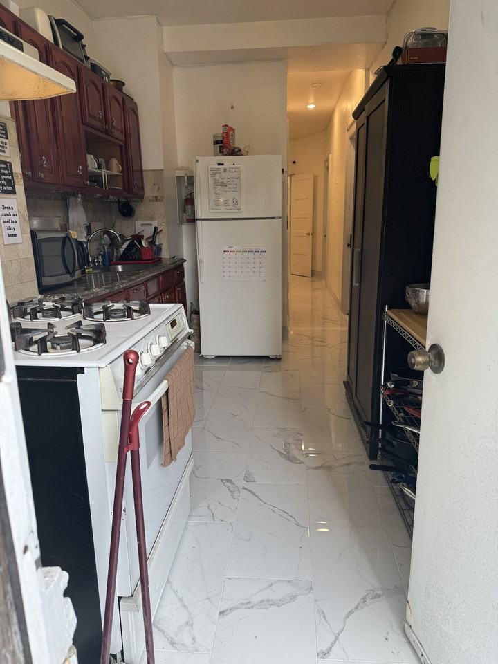 535 East 29th Street #1.1 - Photo 3 of 12