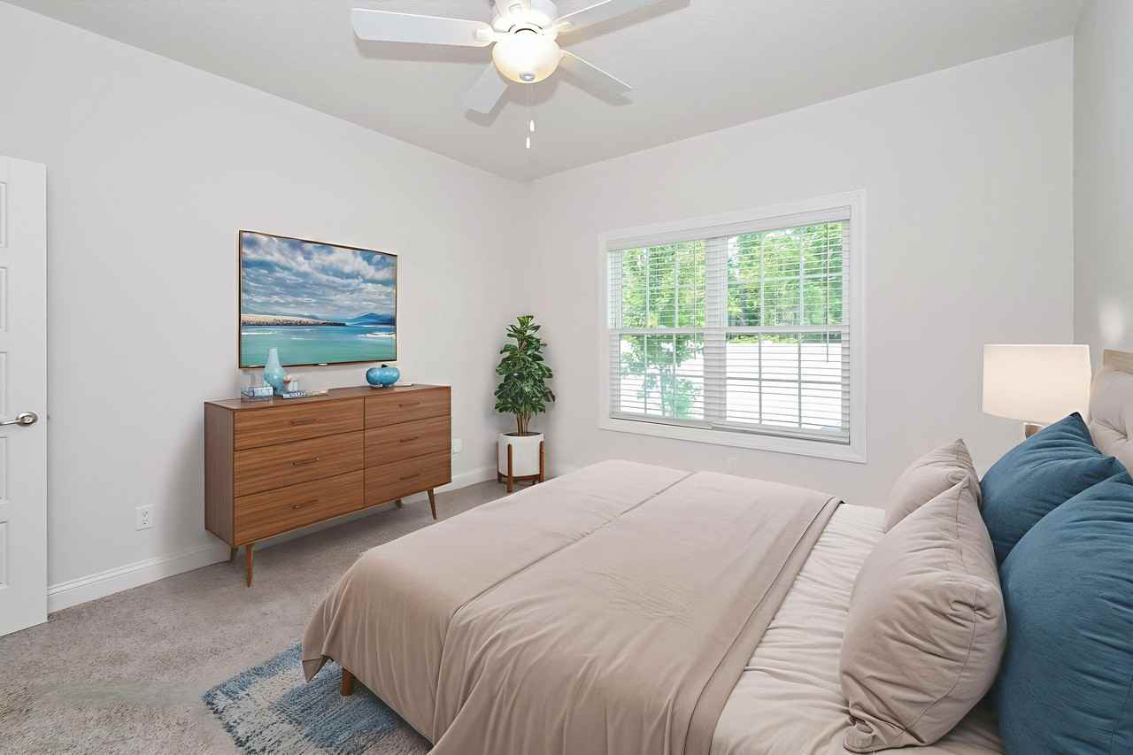 1047 Walker Point Way - Photo 7 of 45