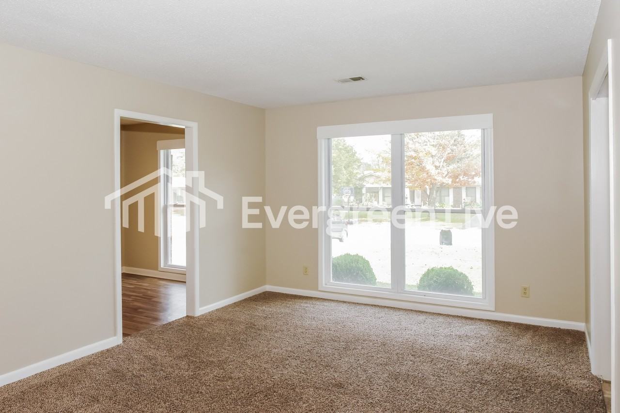 1305 Cantwell Ave Sw - Photo 5 of 15