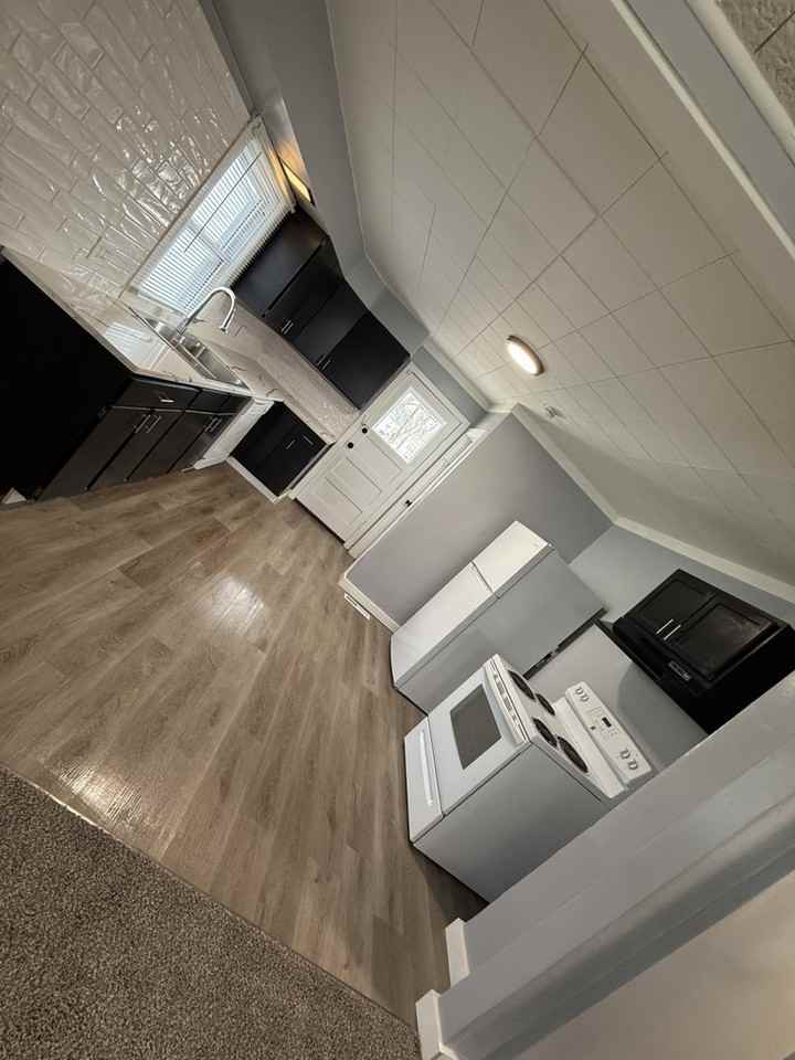 1536 S Edwards Ave - Photo 4 of 23