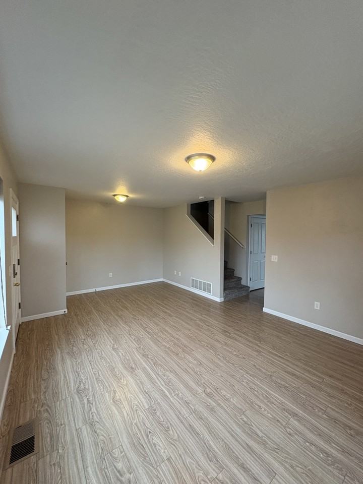 1911 Mount Ave #B - Photo 3 of 17