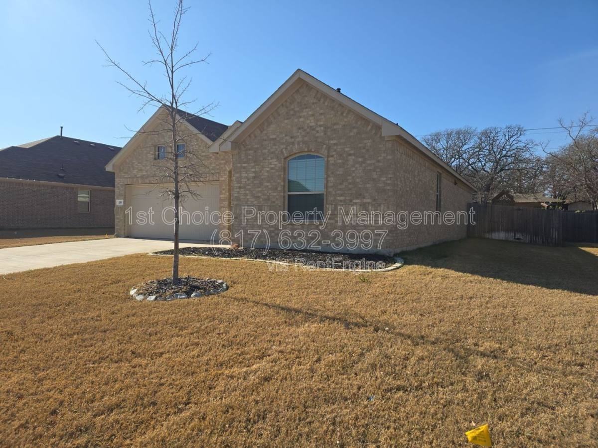 213 Post Oak St - Photo 3 of 4