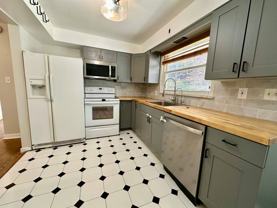 208 Bridge St - Photo 1 of 1