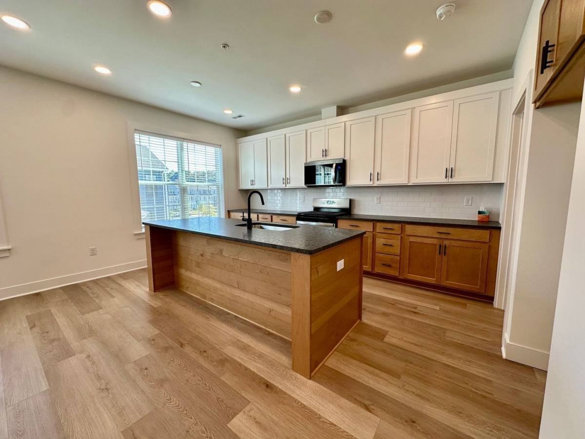 4004 Windsfield Way - Photo 4 of 10