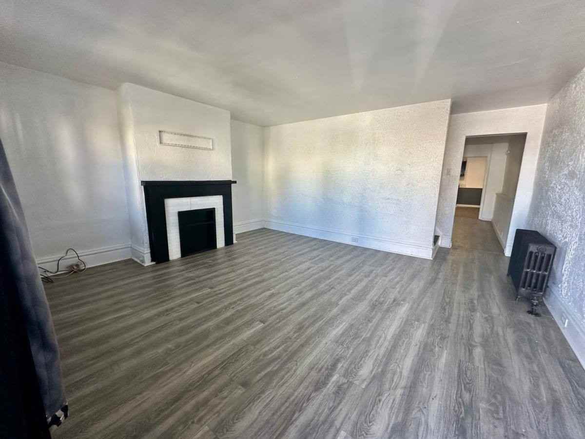 2330 Eccles St - Photo 5 of 10