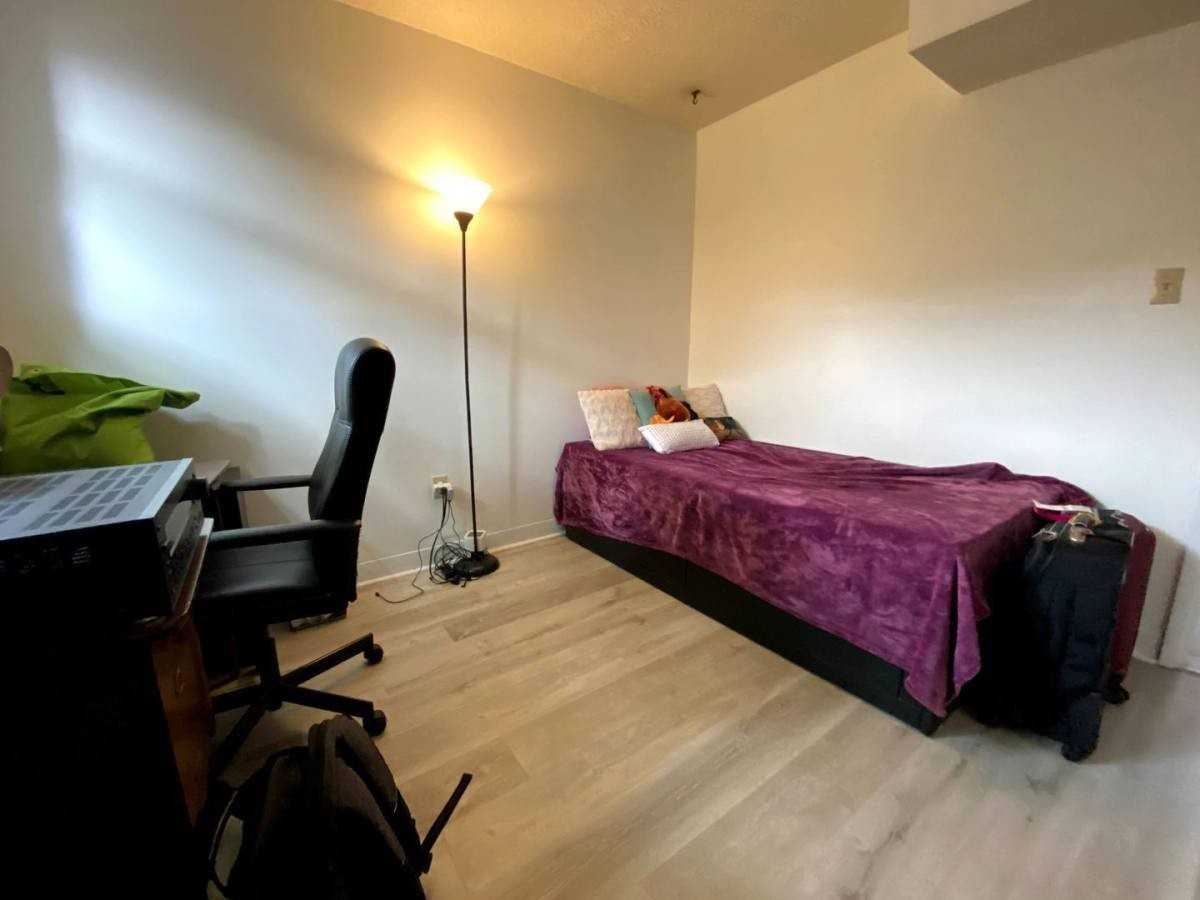 3271 Niagara Sq - Photo 6 of 10