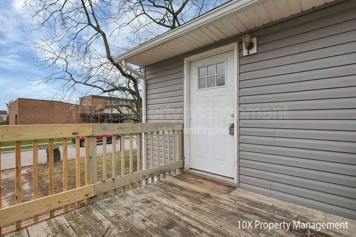 1814 E Maynard Ave - Photo 3 of 10