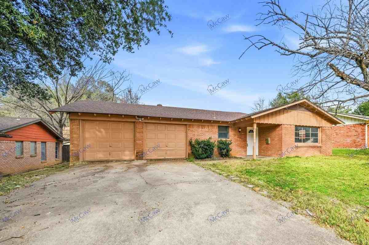 6921 Greenlee St - Photo 2 of 10