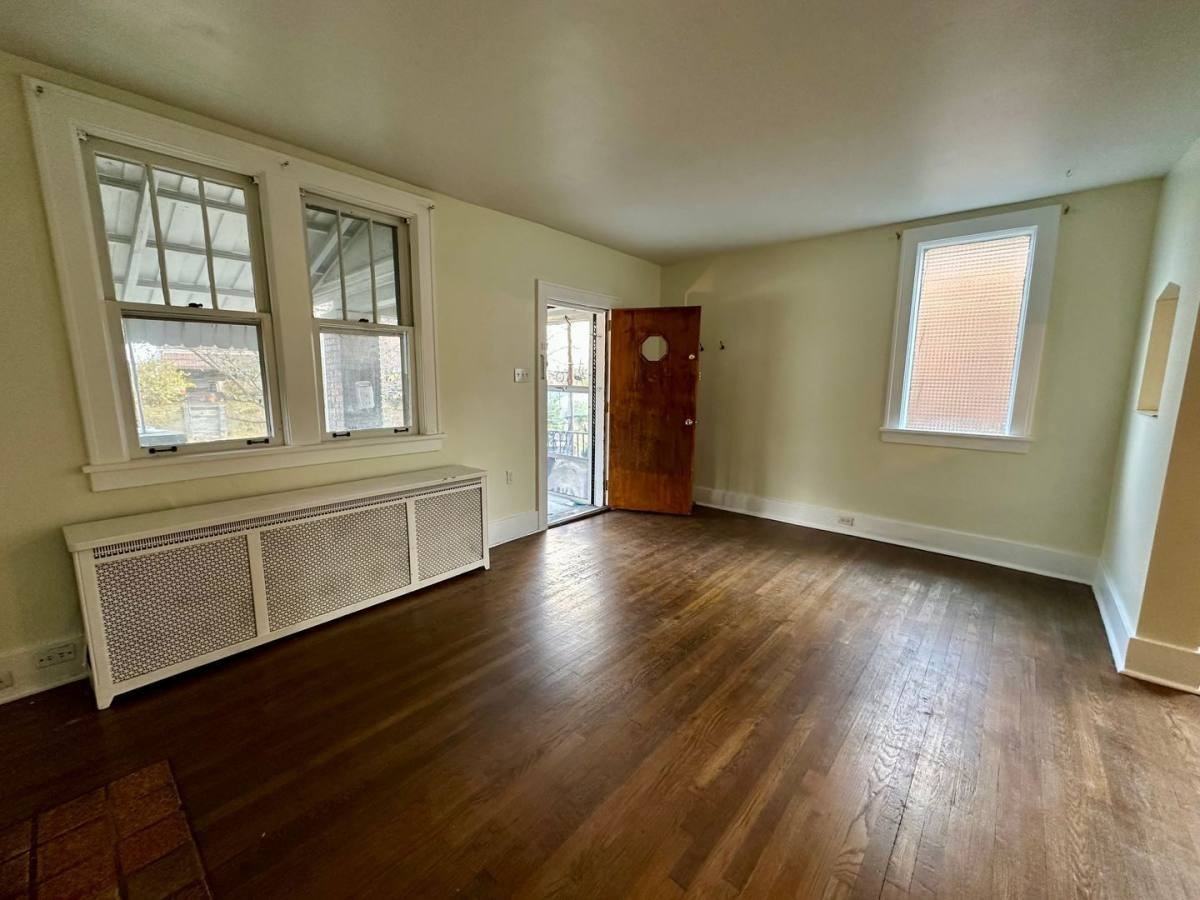 3306 Shady Ave - Photo 3 of 10