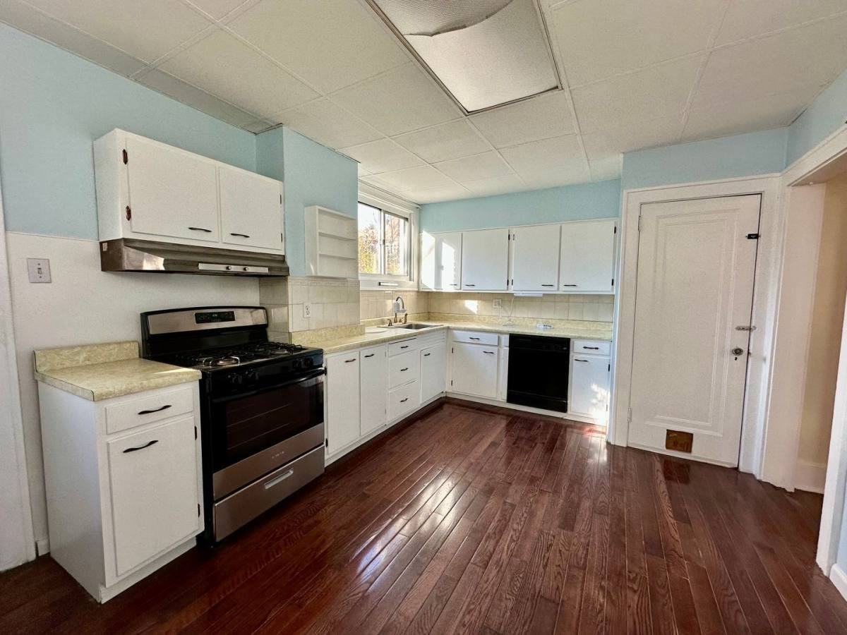 3306 Shady Ave - Photo 6 of 10