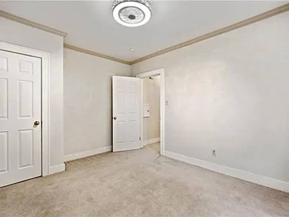 239 The Blvd #2 - Photo 7 of 10