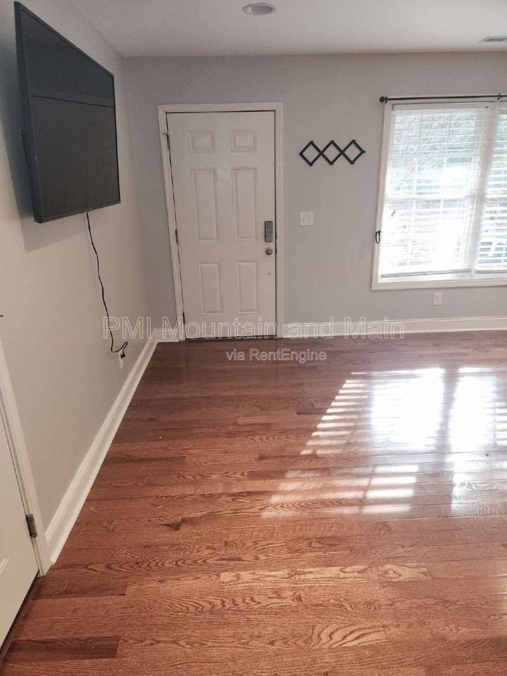 52 Kirby Rd - Photo 3 of 10