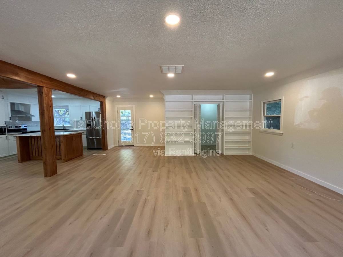 6200 Windermere Pl - Photo 3 of 10