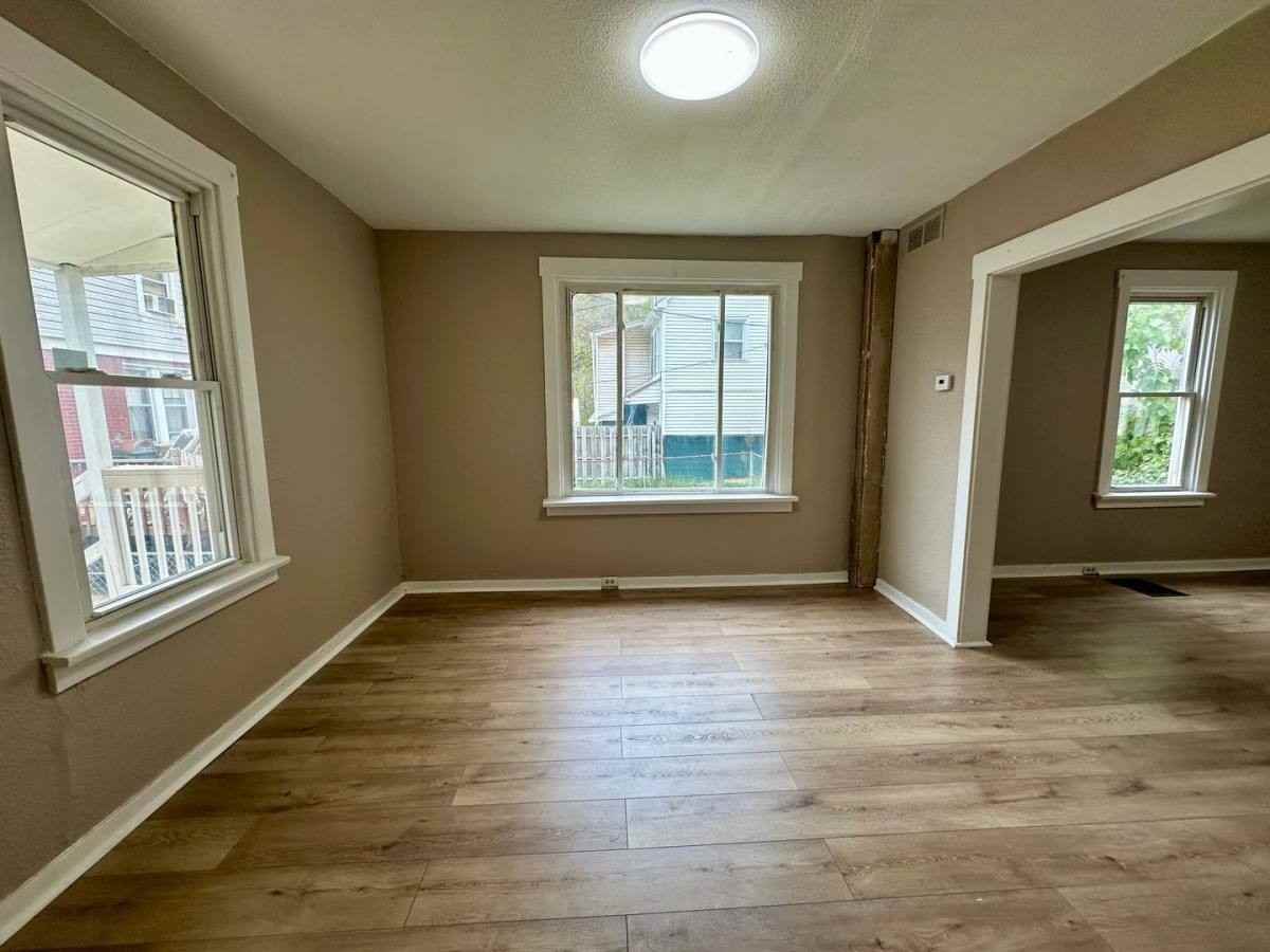 102 Ivy St - Photo 4 of 10