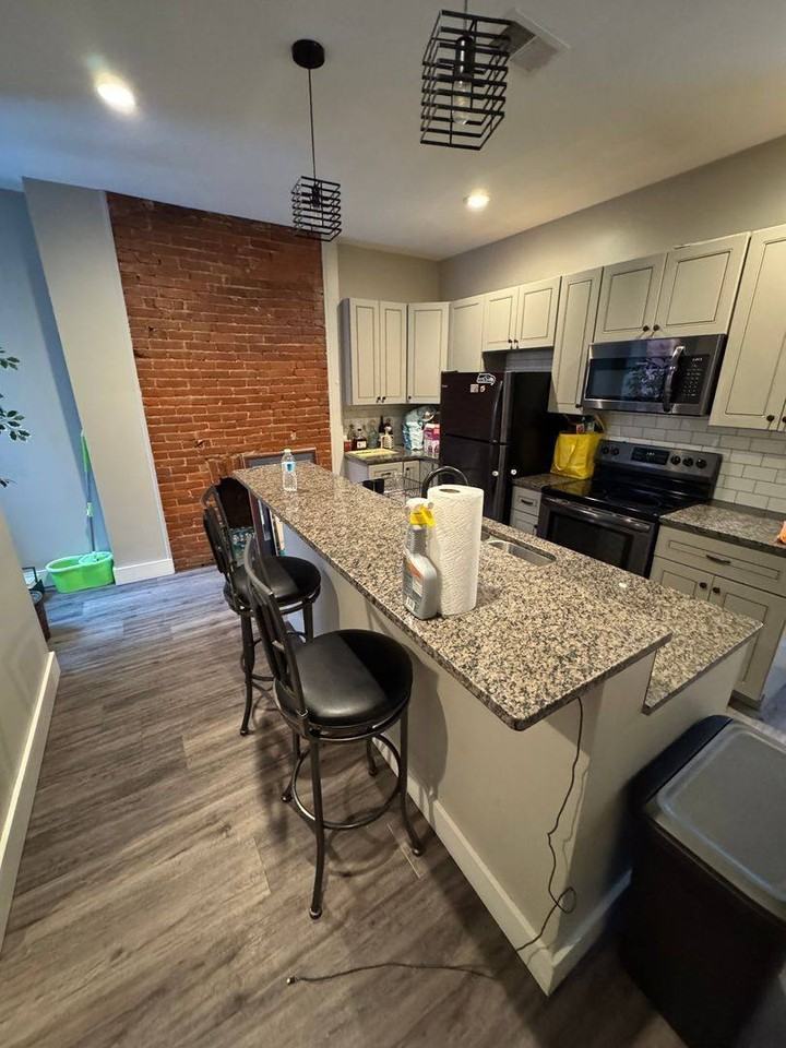 5148 Dearborn St - Photo 3 of 10