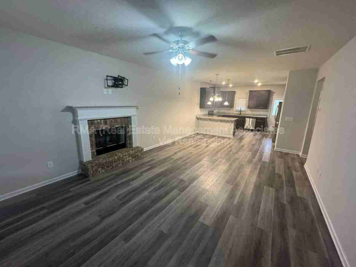 2495 Barnesville Rd - Photo 3 of 10