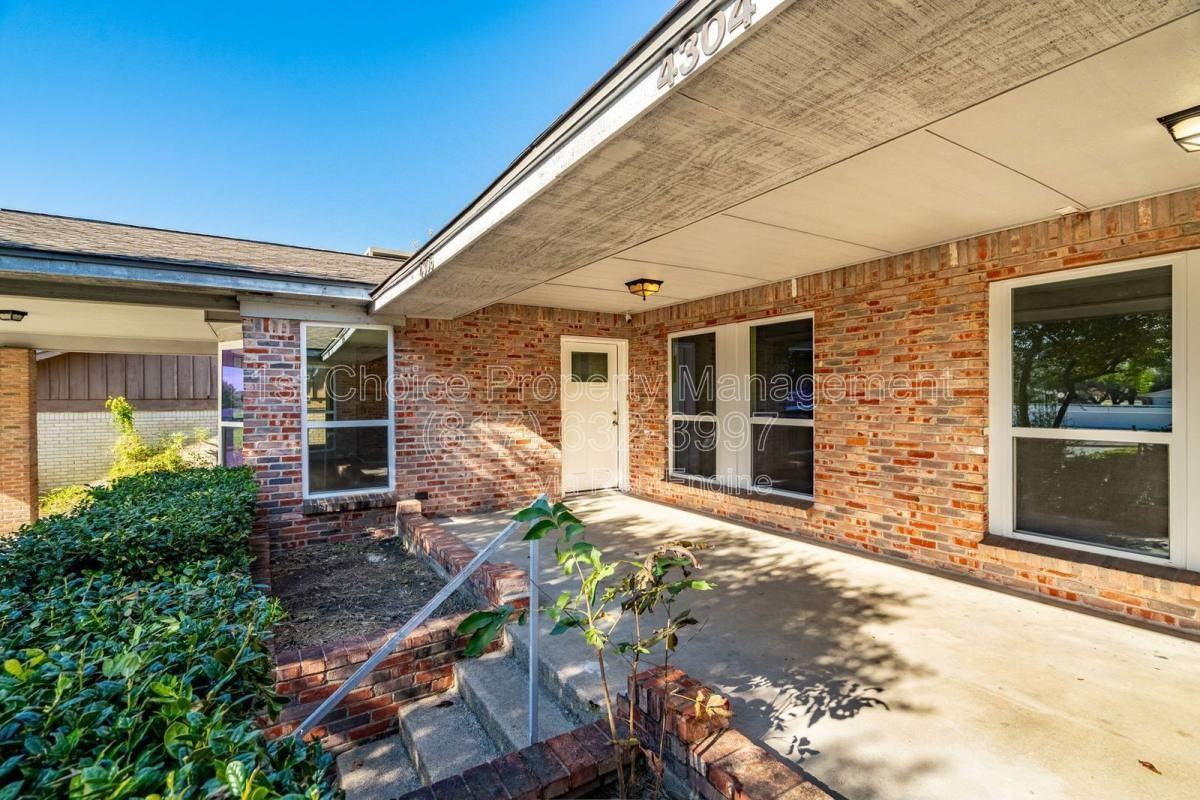 Sloop St #820 - Photo 3 of 10